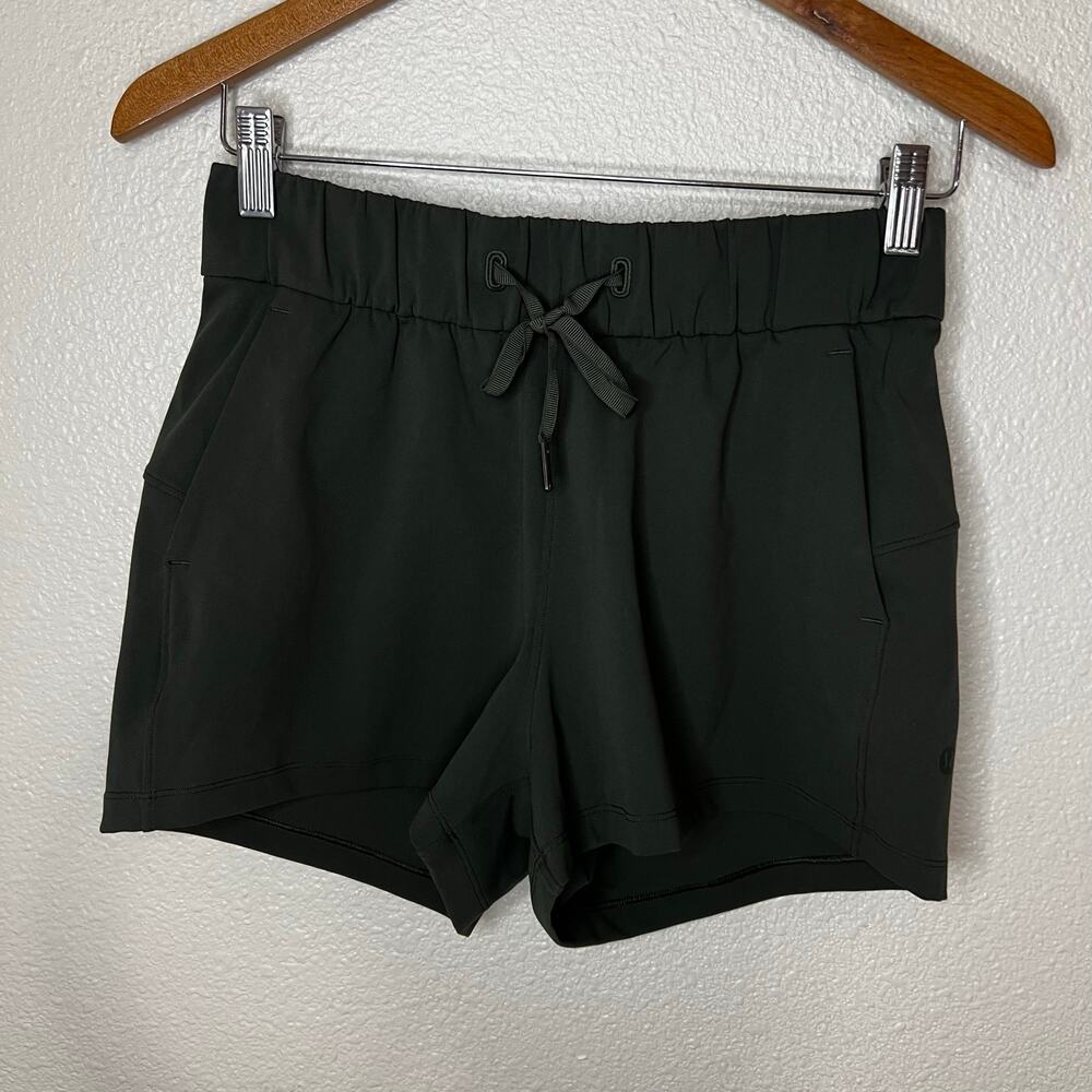 Lululemon On The Fly Short 3" WOMENS SIZE 4